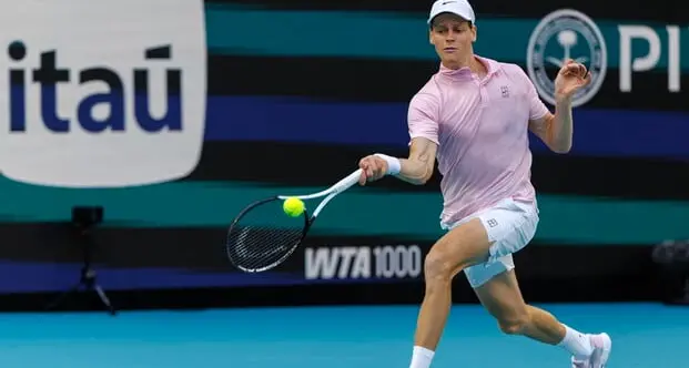 Miami Open, pioggia sulla finale Sinner-Lehecka: il via non prima delle 21.45