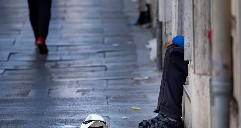 Bressanone, è emergenza senzatetto: tanti si rifugiano in stazione