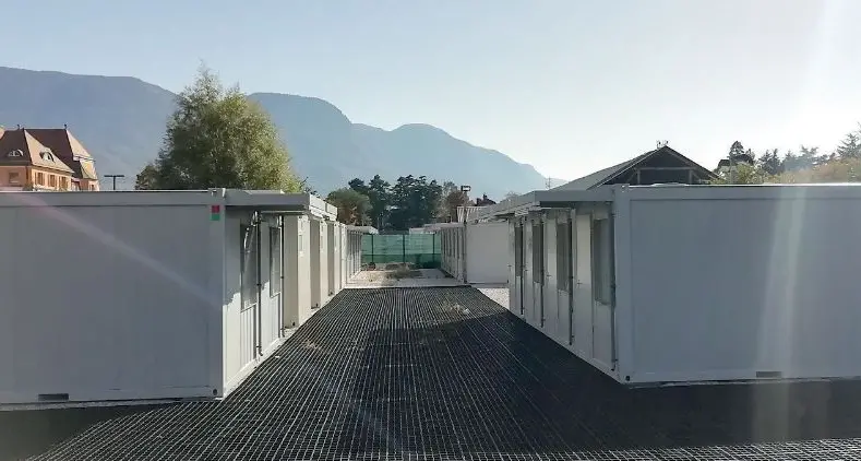 Merano, per i senzatetto 26 posti letto nei container alla stazione