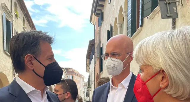 Reddito: Conte, referendum vigliacco e immorale