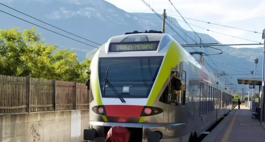 Salta il treno diretto per Vienna, i soldi risparmiati dirottati sul trasporto locale