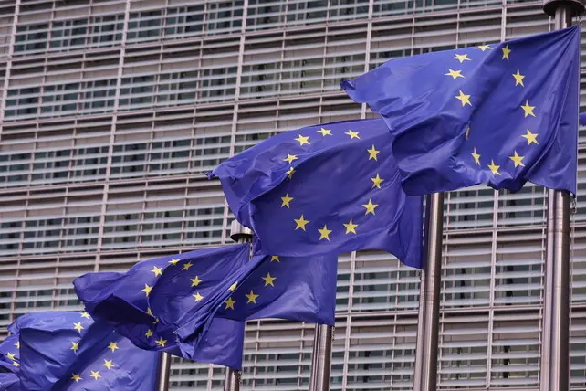 Bloomberg: \"L'Ue prepara limiti all'import di veicoli ibridi cinesi\"