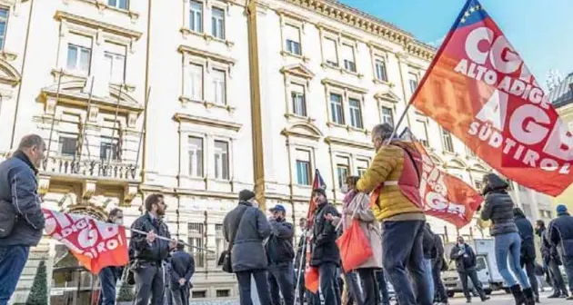 La Sasa torna a tagliare le corse: «Non si trovano più autisti»