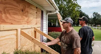 L'uragano Ida tocca terra con venti più forti di Katrina che devastò New Orleans