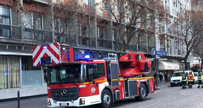 Incendio in corso Italia a Bolzano, 5 intossicati