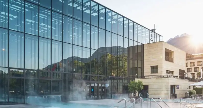 Caro-energia, Terme Merano riduce gli orari di apertura: «I prezzi fanno sudare anche noi»