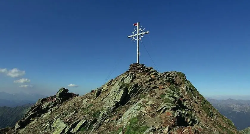 Val Sarentino, escursionista scivola e muore