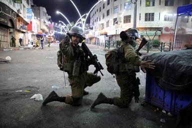 Attacco a truppe israeliane in Cisgiordania durato 20 minuti, cinque feriti