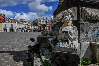 Torna il Tour del Giallo a Napoli, a spasso nei luoghi noir di letteratura e storia