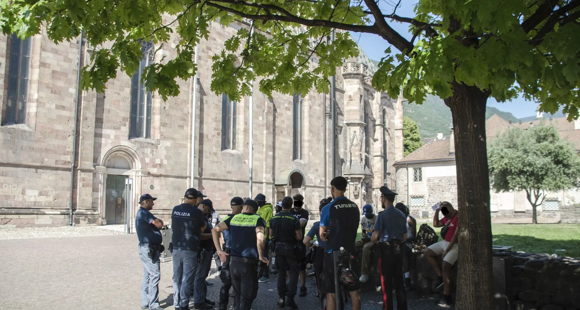 Controlli straordinari nelle zone “calde” del capoluogo: 2 denunce e hashish sequestrato