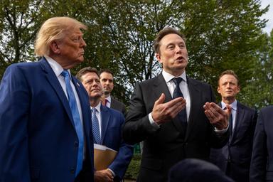 Wsj, 'Trump ha chiamato Musk per rimuovere le restrizioni a Starlink per l'Ucraina'