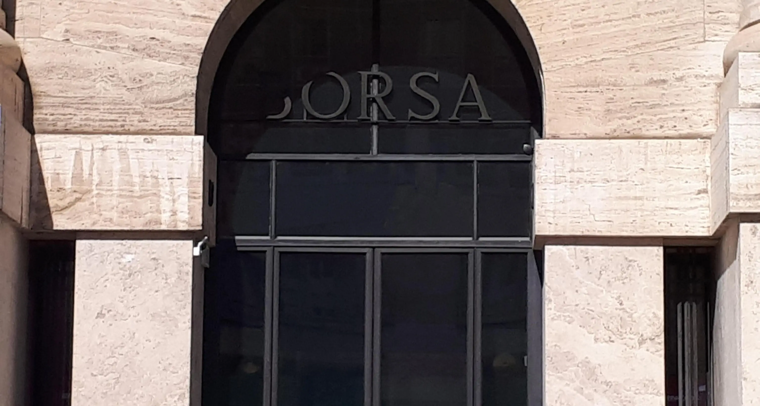 ++ Borsa: Milano crolla, Ftse Mib -6,5% ++