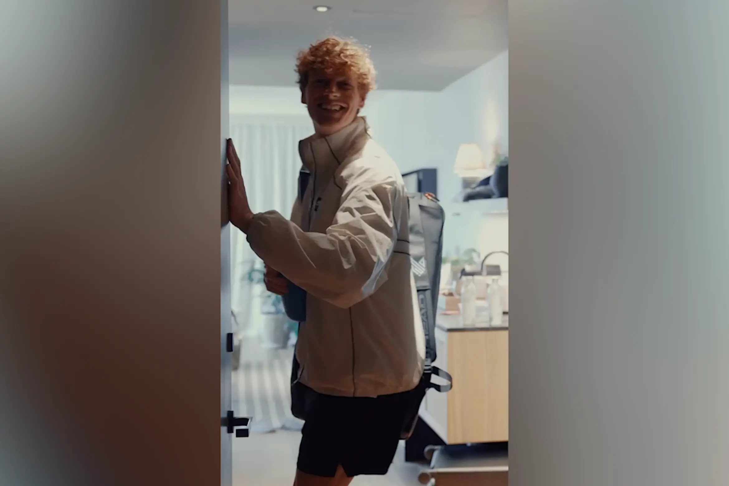 Dal bagno mattutino alla cena, passando per palestra e campi: la giornata tipo di Jannik a Melbourne