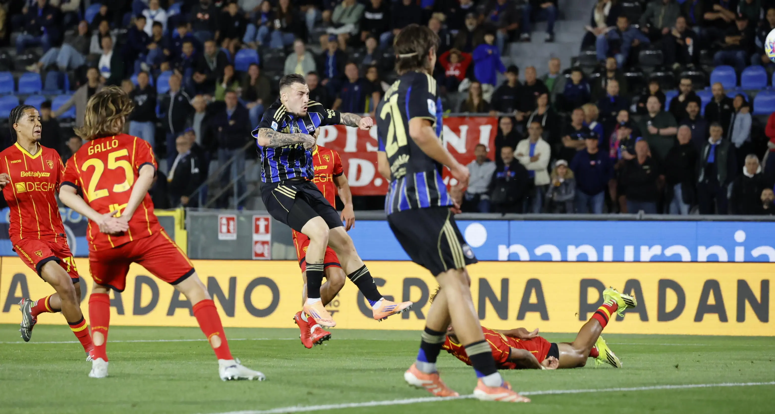 Calcio: Pisa-Lecce 1-2, i toscani e anche il Verona retrocedono in Serie B