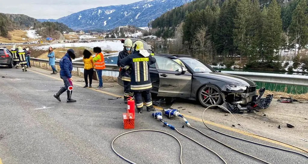 Pusteria, scontro fra tre auto: sette i feriti