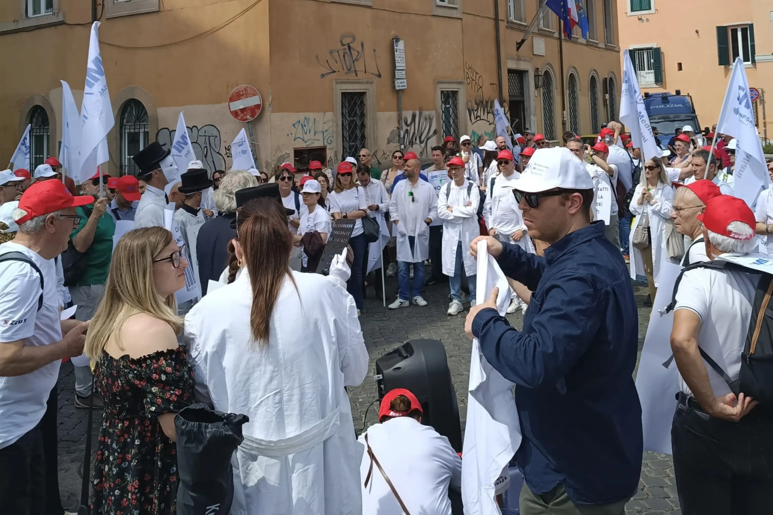 Case di comunità, sindacato dei medici annuncia sciopero contro ore obbligatorie