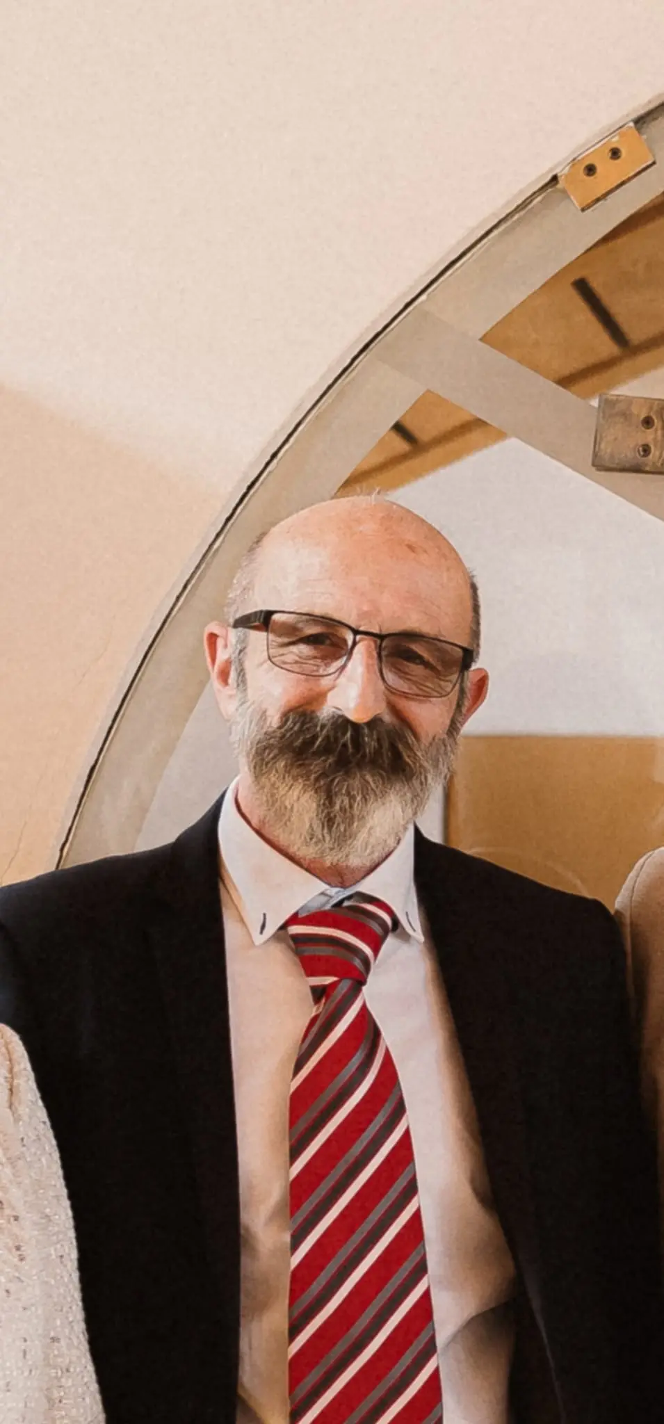 Bolzano in lutto per la morte di Luciano Visalli, il titolare del chiosco “Al Brat di Ciano”