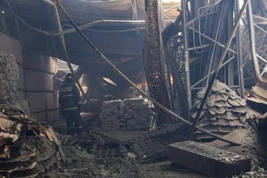 Kiev, 'raid russo su centro commerciale a Pavlohrad, almeno 4 morti e 60 feriti'