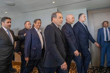 Araghchi vede Lavrov, 'discussi sviluppi sul negoziato e accordo Hormuz con Oman'