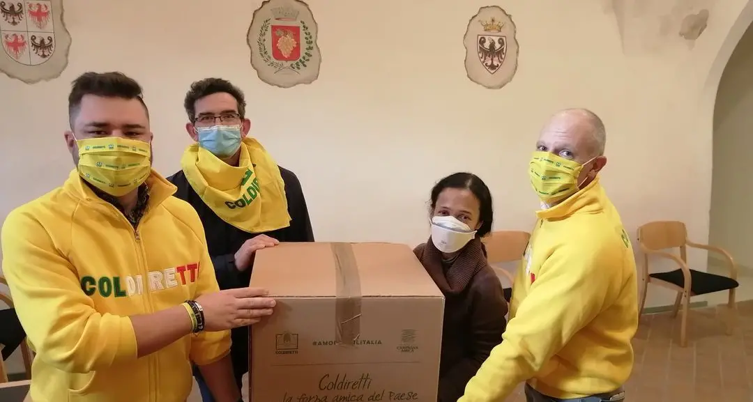 Coldiretti, ecco i pacchi alimentari: le famiglie bisognose sono sempre di più