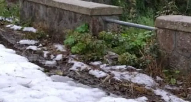 Tempo: alle Eolie dopo i bagni in mare arriva la neve