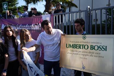 Al via il raduno di Pontida, il pratone intitolato a Umberto Bossi