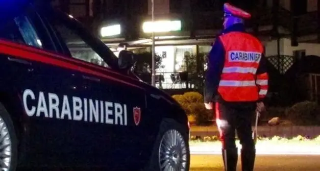 Duecento giovani a ballare senza mascherine: chiuso un locale in Alto Adige