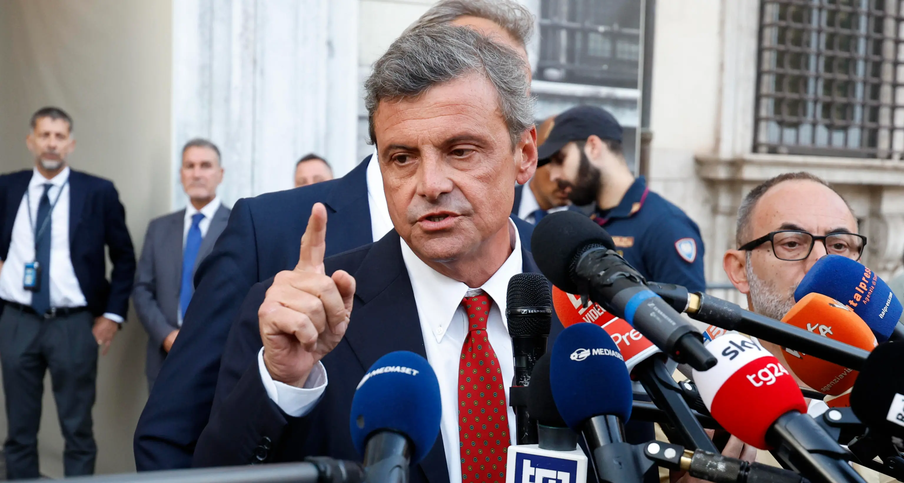 Calenda: non andrò in piazza con Pd e M5s l'11 novembre