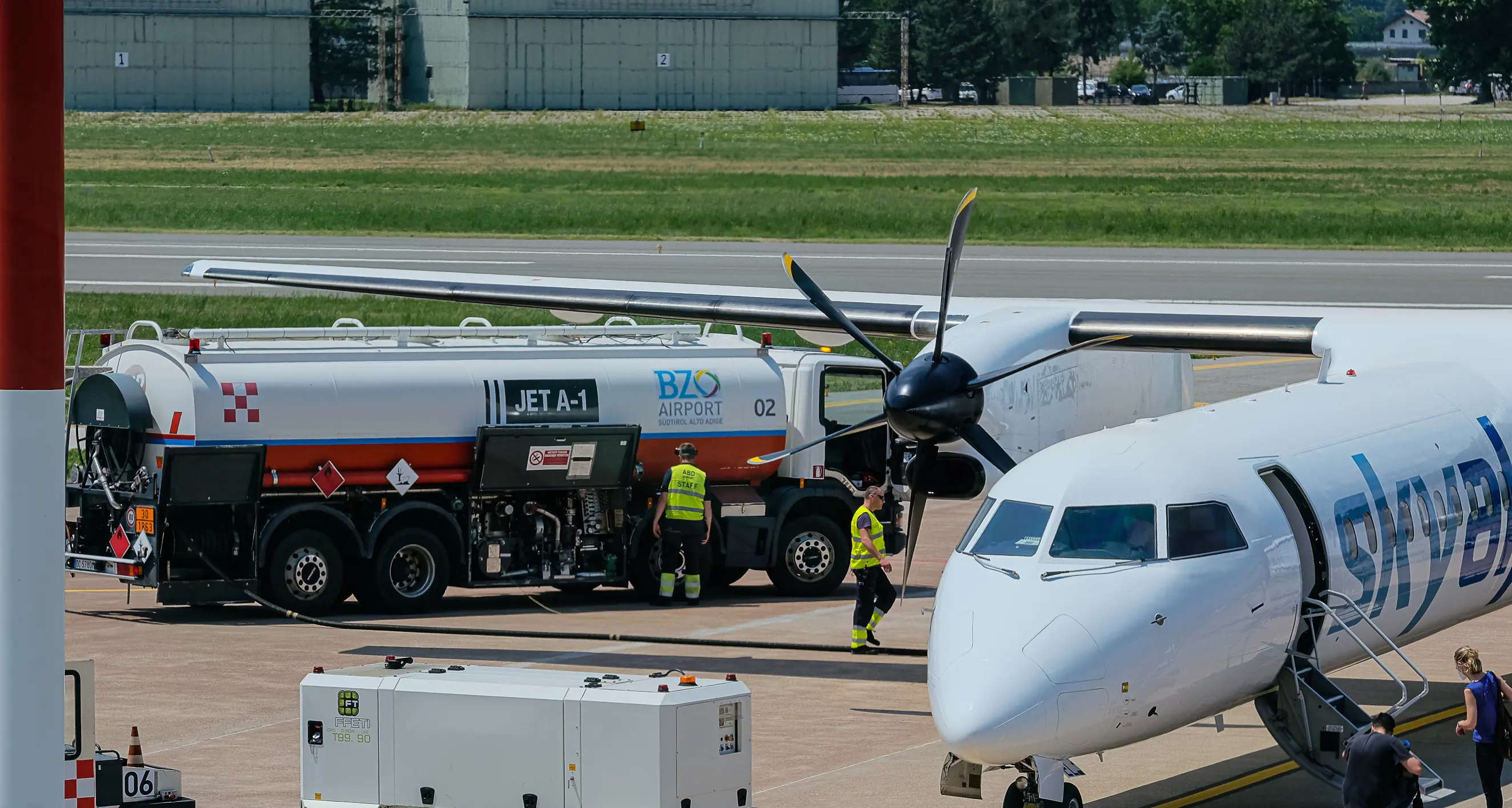 Dall'aeroporto di Bolzano partiti i primi voli di Sky Alps. Destinazione Olbia e Ibiza