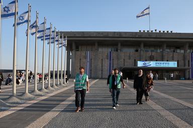 Israele, risultati definitivi: schieramento Netanyahu in testa ma senza maggioranza