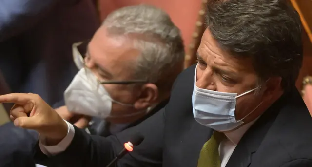 Iv: Renzi,continuo andare all'estero,odiatori non mi fermano