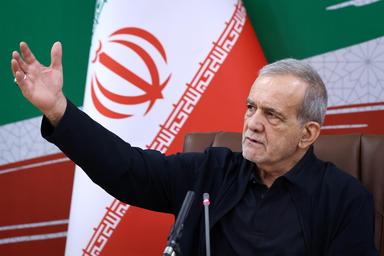 Teheran, 'se Usa non correggeranno il loro comportamento Hormuz resterà chiuso'