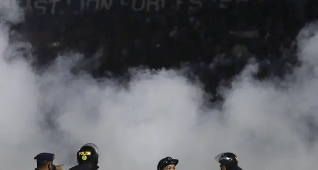Indonesia: scontri e calca dopo partita di calcio, 174 morti
