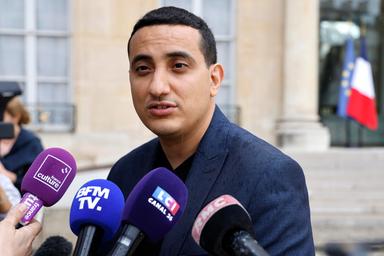 Il sindaco di Trappes, un africano e un maghrebino tra le persone colpite