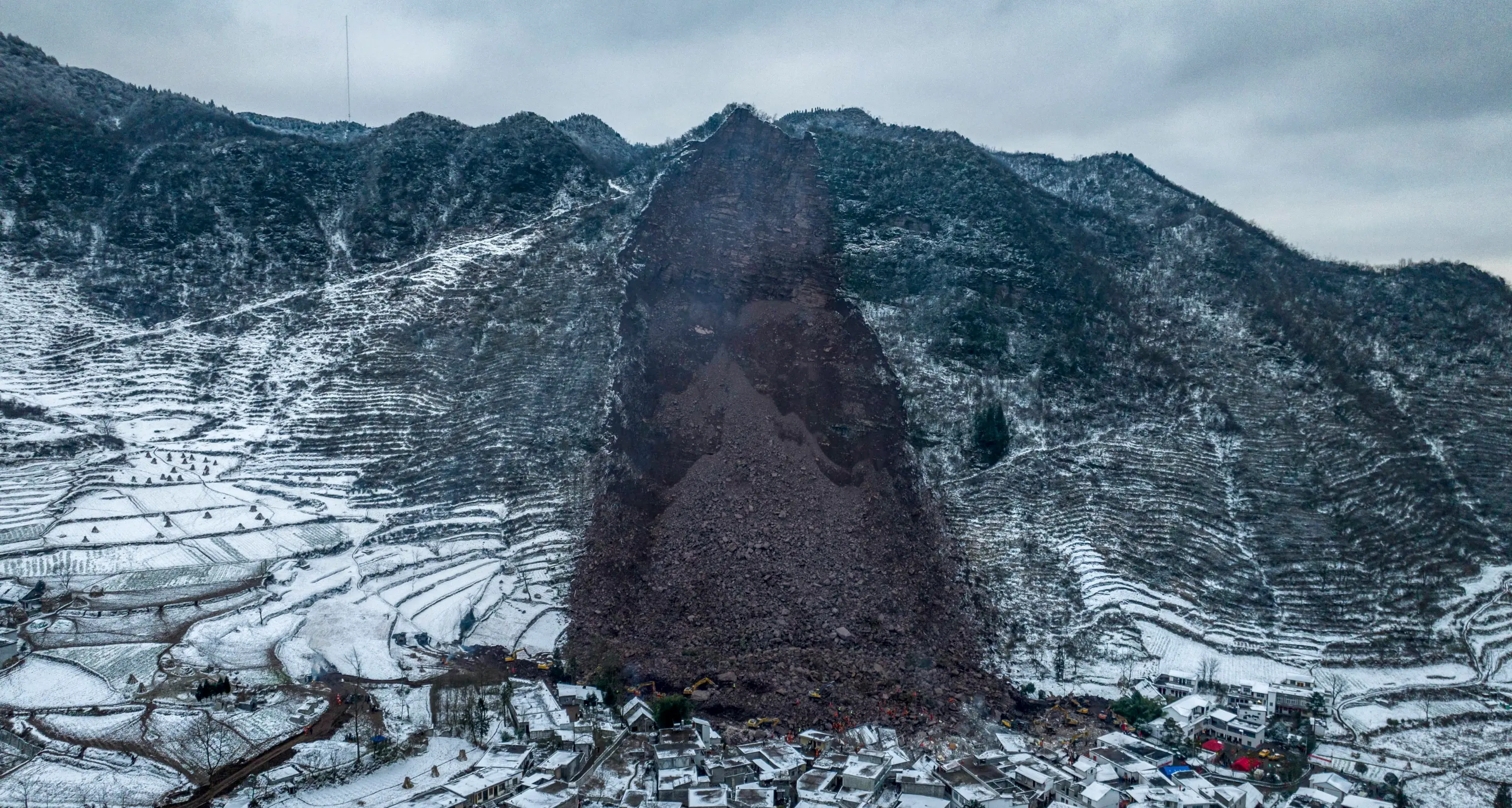 Cina: salgono a 11 i morti della frana nello Yunnan
