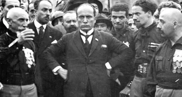 Cittadinanza a Mussolini, sì del Consiglio regionale alla revoca