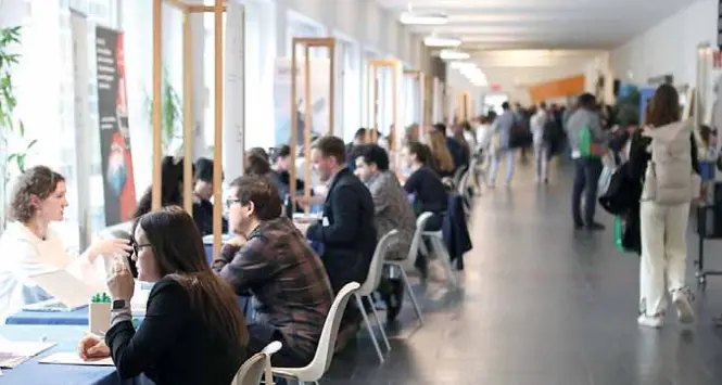 In 3 anni via 9.800 altoatesini: «In fufga da stipendi bassi e caro-casa»