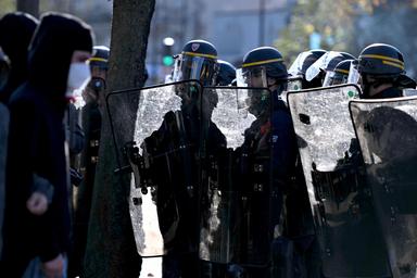 Francia, indagini su 36 casi di presunte violenze di polizia nelle proteste