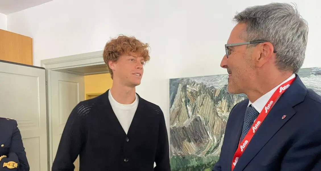 Kompatscher difende Sinner: «Lasciamolo giocare e tifiamo per lui»