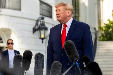 Trump, 'condividiamo intelligence con l'Ucraina, lavoriamo per fine guerra'