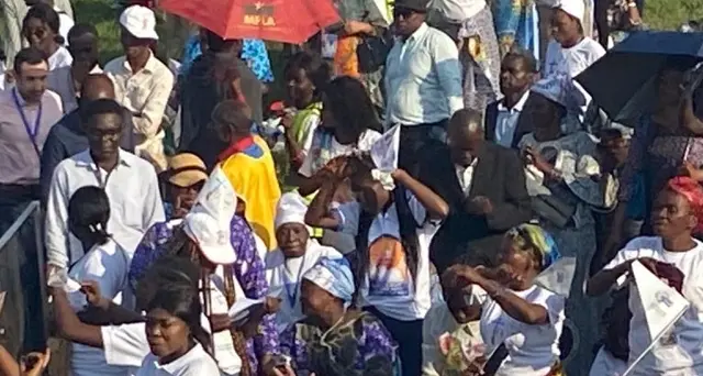 Papa: più di un milione di fedeli alla messa a Kinshasa