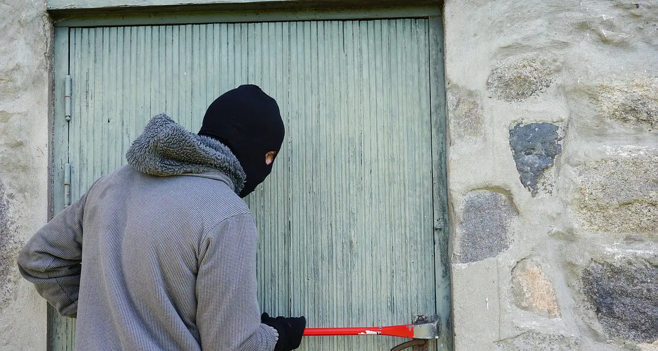 Allarme ladri a Falzes, ieri sera sono entrati in funzione diversi sistemi d’allarme