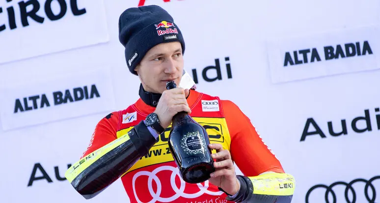 Coppa del mondo di sci: Odermatt vince il SuperG a Bormio, azzurri in grande difficoltà