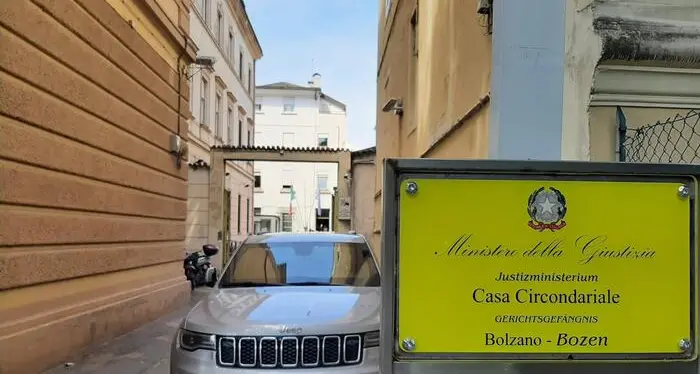 Carcere di Bolzano. Assessore Bianchi: «Situazione gravissima, serve l’ok per la nuova struttura