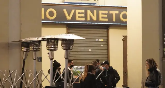 Ristorazione: Fipe,tra ottobre e dicembre persi altri 11mld