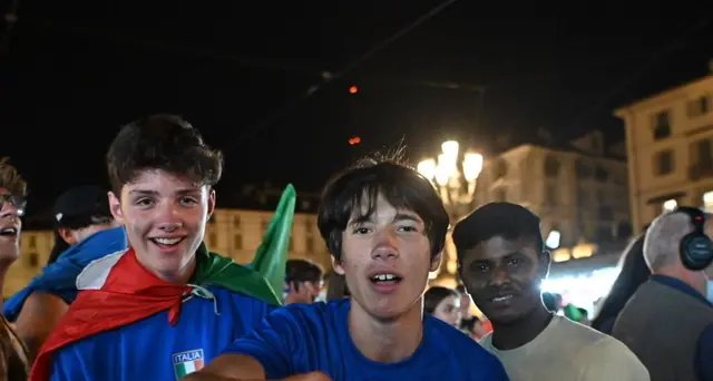 Europei: fuochi artificio e festa, gioia in piazze italiane