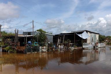 L'uragano Isaias tocca terra in Florida come categoria 2, migliaia senza elettricità