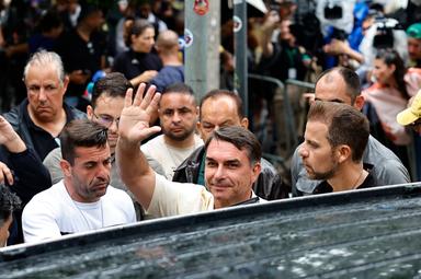 Flavio Bolsonaro ha votato a Rio, 'è l'ora del cambiamento in Brasile'