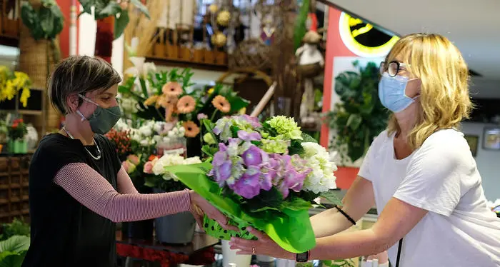 Kompatscher: «Massima prudenza anche durante la festa della mamma»