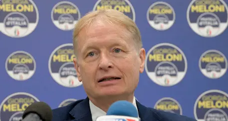 Omosessualità, Schullian e Unterberger contro Malan: «Abominio? Meloni si dissoci»